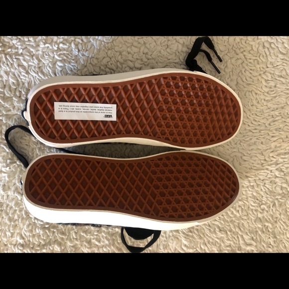 Vans - Picture 12 of 12
